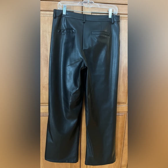 Tribal Vegan Leather Wide-Leg Pleated Pants – Size 8 - Picture 4 of 9